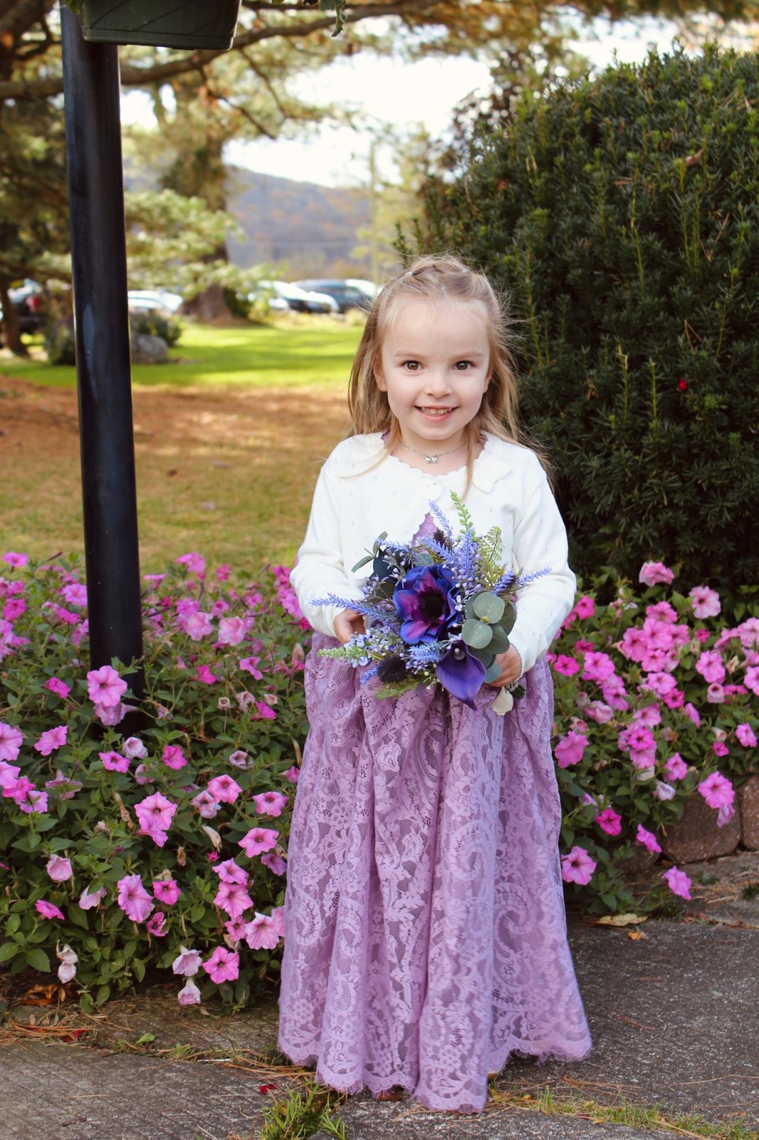 Wedding — Flower girl portrait